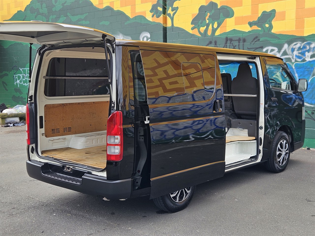 2015 Toyota Hiace