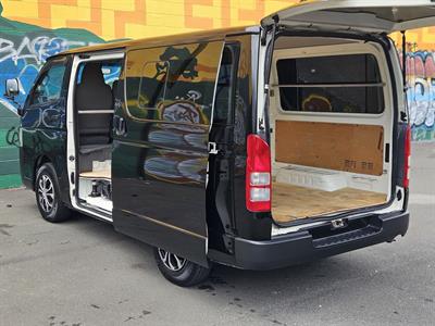 2015 Toyota Hiace - Thumbnail