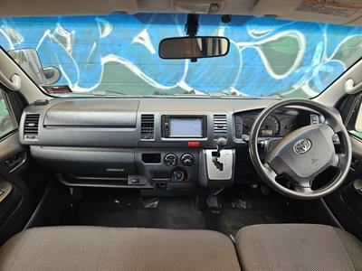 2015 Toyota Hiace - Thumbnail