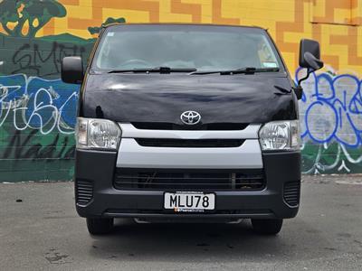 2015 Toyota Hiace - Thumbnail
