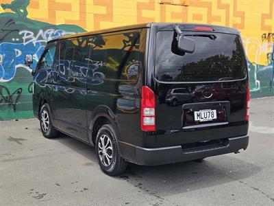 2015 Toyota Hiace - Thumbnail