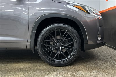 2017 Toyota HIGHLANDER - Thumbnail
