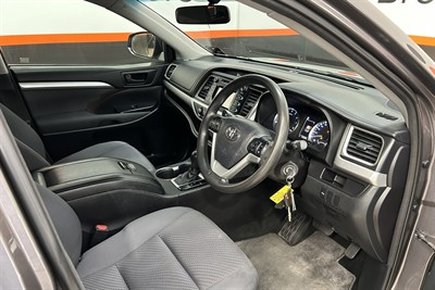 2017 Toyota HIGHLANDER - Thumbnail
