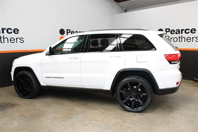 2016 Jeep Grand Cherokee - Thumbnail