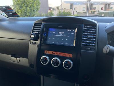 2011 Nissan Navara - Thumbnail