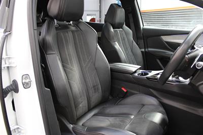2022 Peugeot 3008 - Thumbnail