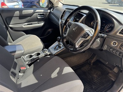 2022 Mitsubishi Triton - Thumbnail