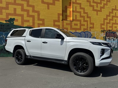 2022 Mitsubishi Triton - Thumbnail