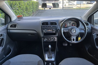 2011 Volkswagen POLO - Thumbnail