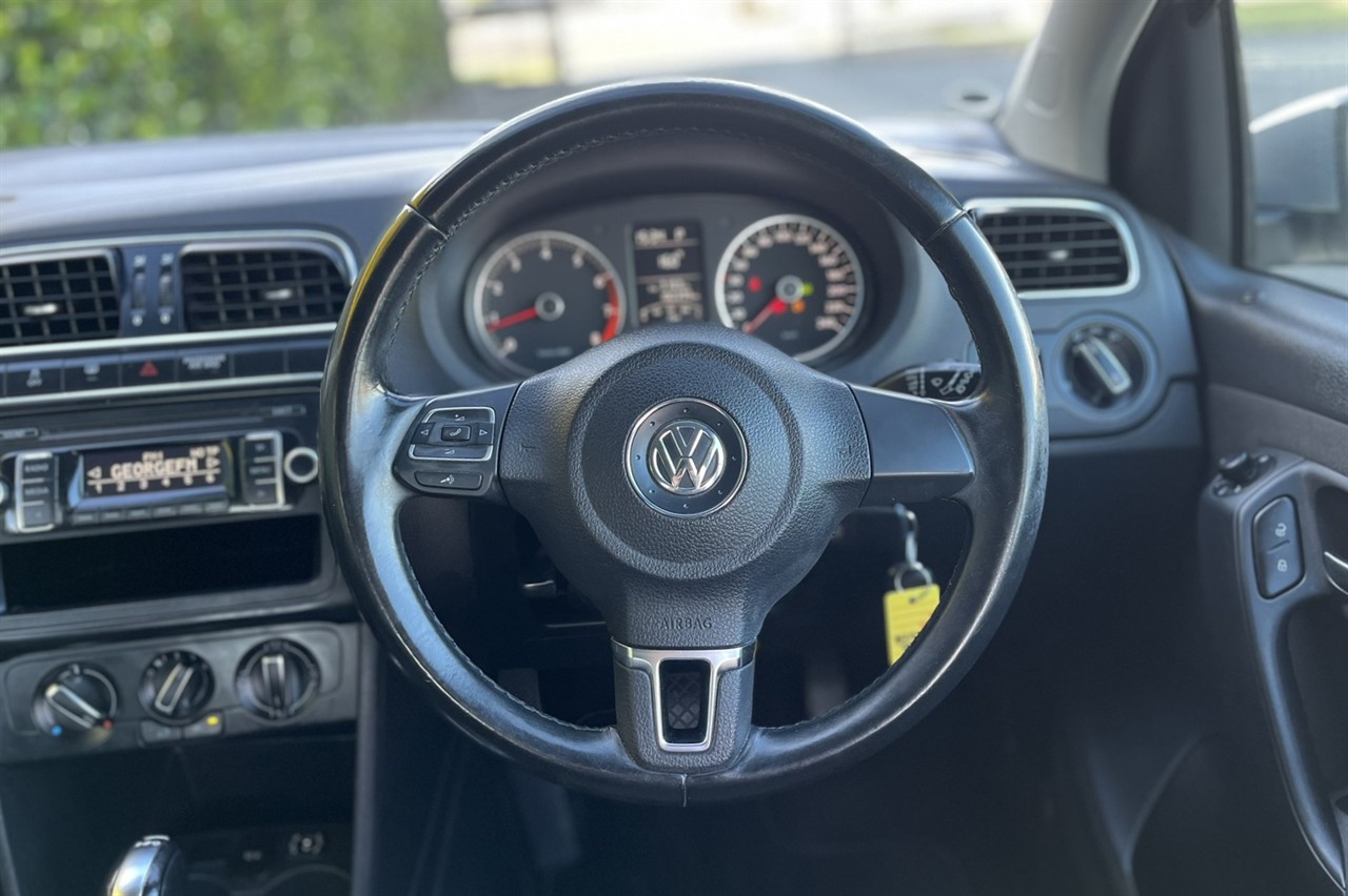 2011 Volkswagen POLO