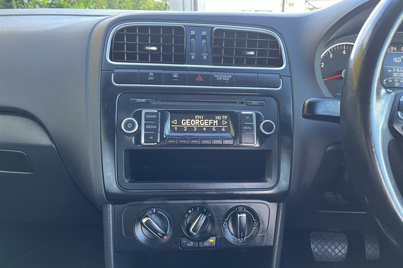 2011 Volkswagen POLO