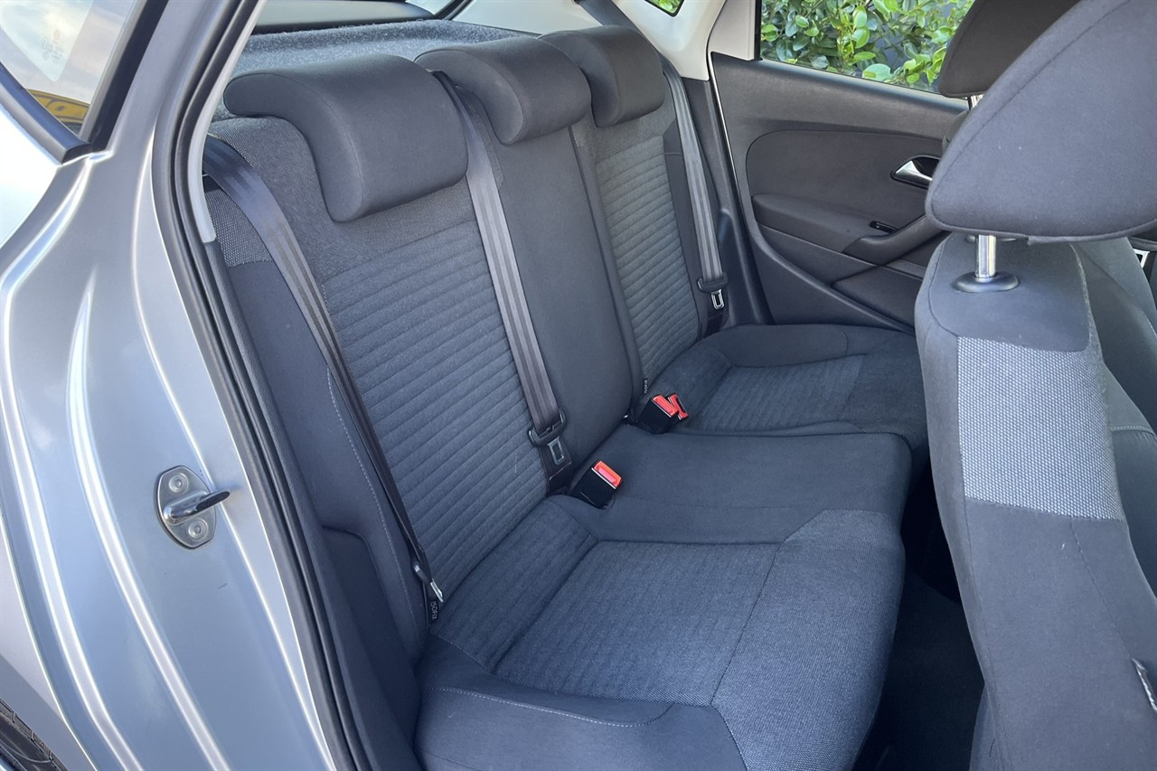2011 Volkswagen POLO