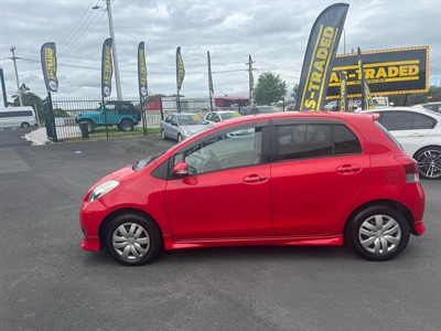 2010 Toyota Vitz - Thumbnail