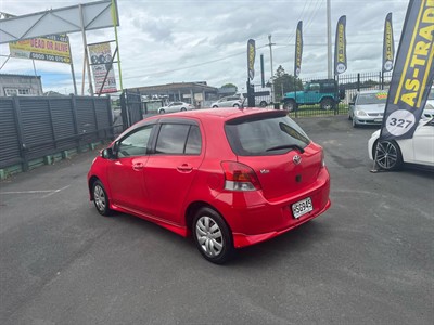 2010 Toyota Vitz - Thumbnail