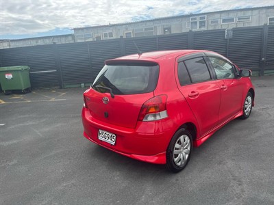 2010 Toyota Vitz - Thumbnail