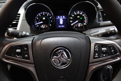 2017 Holden COMMODORE - Thumbnail