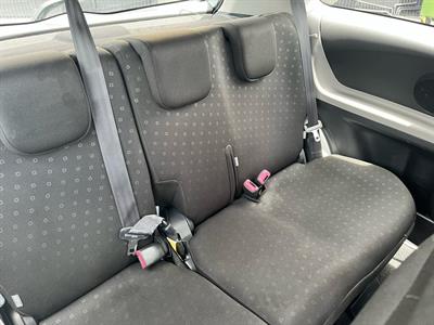 2006 Toyota YARIS - Thumbnail