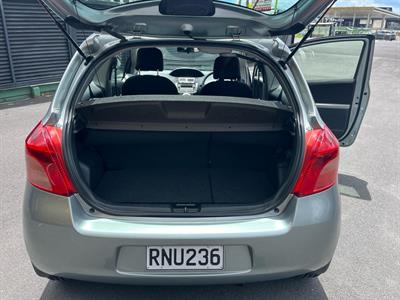 2006 Toyota YARIS - Thumbnail