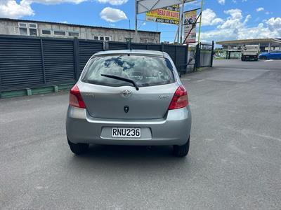 2006 Toyota YARIS - Thumbnail