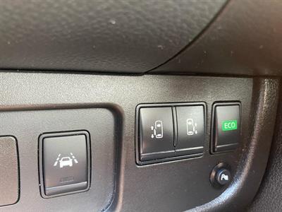 2015 Nissan SERENA - Thumbnail