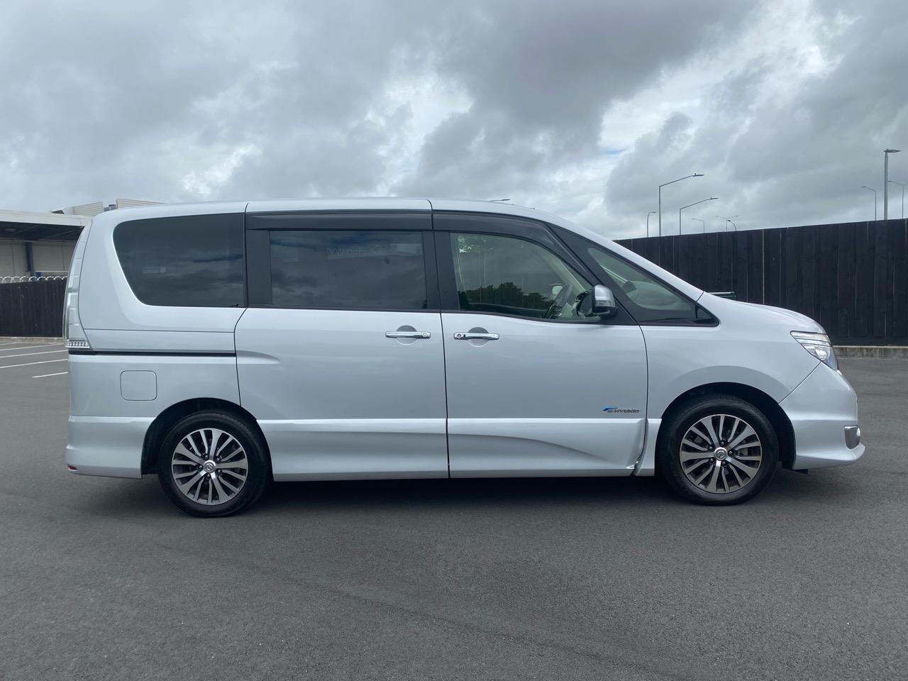 2015 Nissan SERENA
