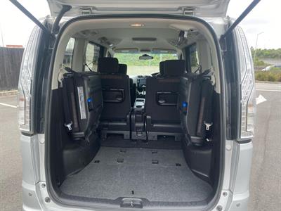 2015 Nissan SERENA - Thumbnail