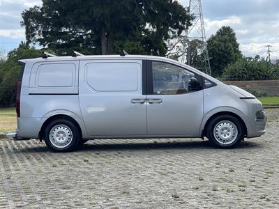 2023 Hyundai Staria Load - Thumbnail