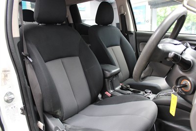 2017 Mitsubishi Triton - Thumbnail