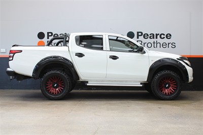 2017 Mitsubishi Triton - Thumbnail