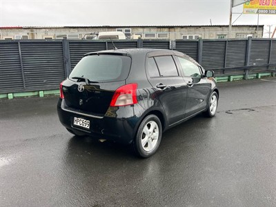 2005 Toyota Vitz - Thumbnail