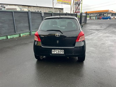 2005 Toyota Vitz - Thumbnail