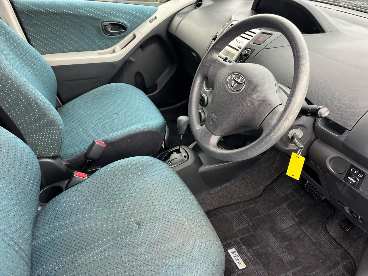 2005 Toyota Vitz
