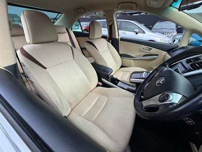 2013 Toyota Sai - Thumbnail