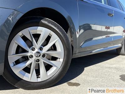 2022 Skoda Octavia - Thumbnail