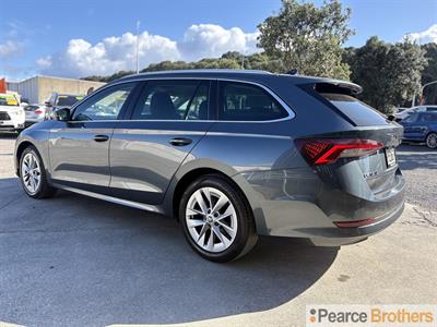 2022 Skoda Octavia - Thumbnail