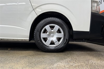 2010 Toyota Hiace - Thumbnail