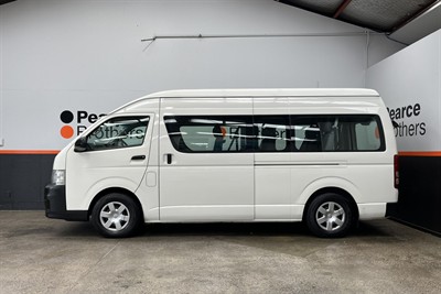 2010 Toyota Hiace - Thumbnail
