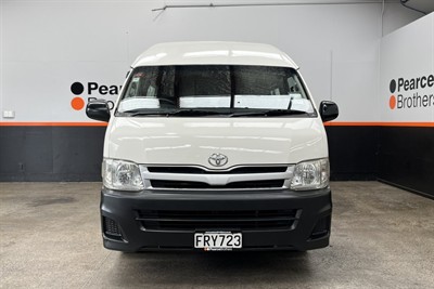 2010 Toyota Hiace - Thumbnail