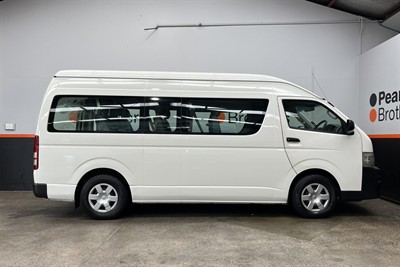 2010 Toyota Hiace - Thumbnail