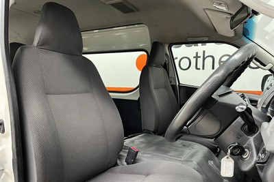 2010 Toyota Hiace - Thumbnail