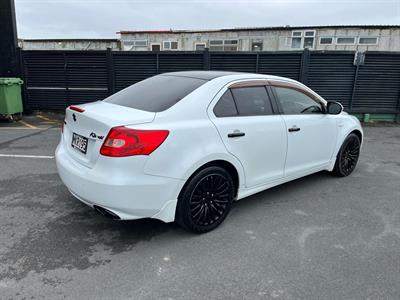 2009 Suzuki Kizashi - Thumbnail