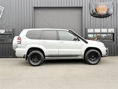 2005 Toyota Landcruiser Prado - Thumbnail