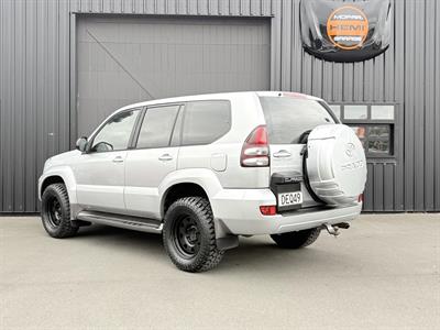 2005 Toyota Landcruiser Prado - Thumbnail