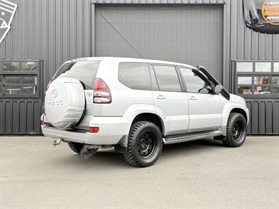 2005 Toyota Landcruiser Prado - Thumbnail