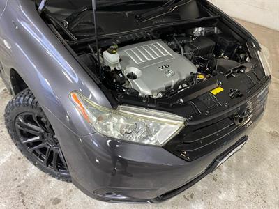 2011 Toyota Highlander - Thumbnail