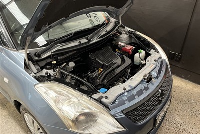 2015 Suzuki Swift - Thumbnail