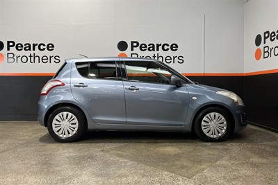 2015 Suzuki Swift - Thumbnail