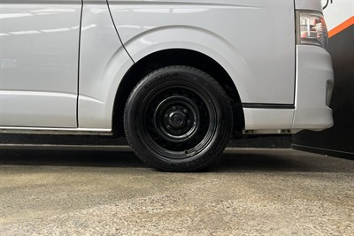 2013 Toyota Hiace - Thumbnail