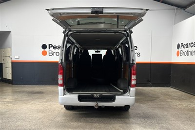2013 Toyota Hiace - Thumbnail