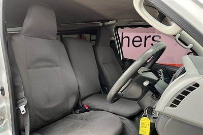2013 Toyota Hiace - Thumbnail